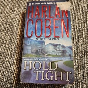 🖤 Harlan Coben Hold Tight Paperback Book Best Seller